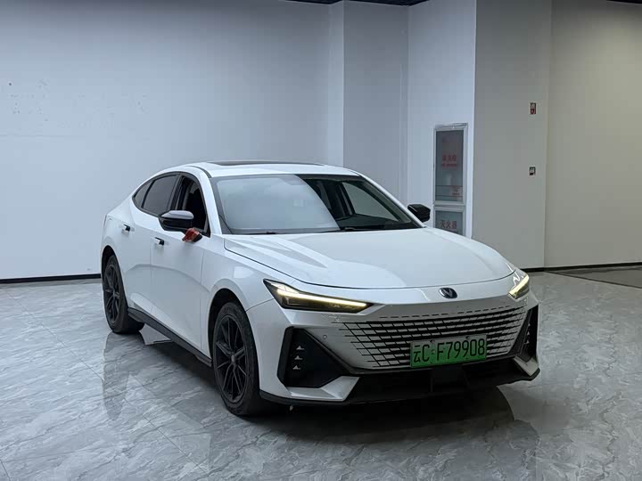 Changan UNI-V Hybrid, 2023 — фото 3 из 9