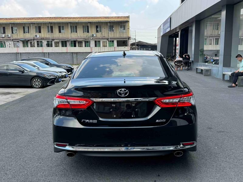 Toyota Camry, 2023 — фото 5 из 10