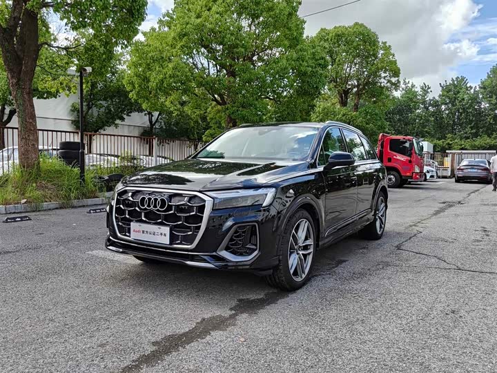 Audi Q7, 2025 — купить в Саранске под ключ