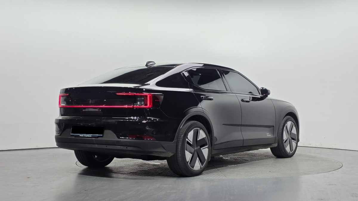 Polestar 2, 2025 — фото 2 из 12