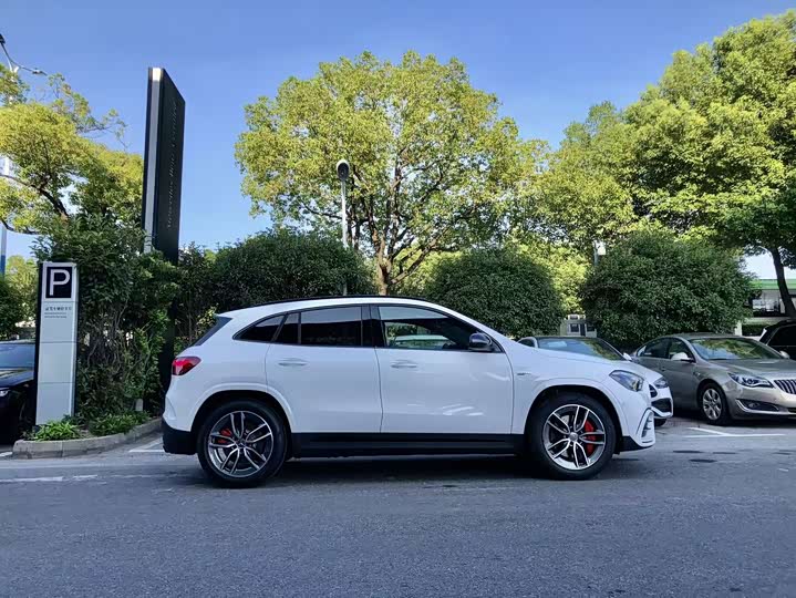 Mercedes-Benz GLA-Class AMG, 2025 — фото 4 из 9