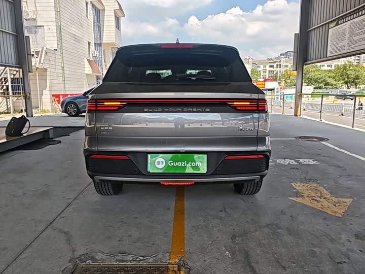 BYD Song Pro Hybrid, 2024 — фото 6 из 9