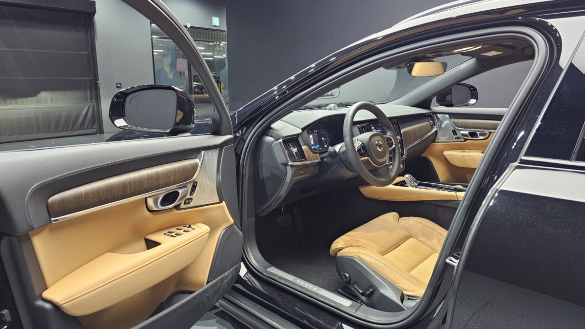 Volvo V90, 2023 — фото 10 из 12