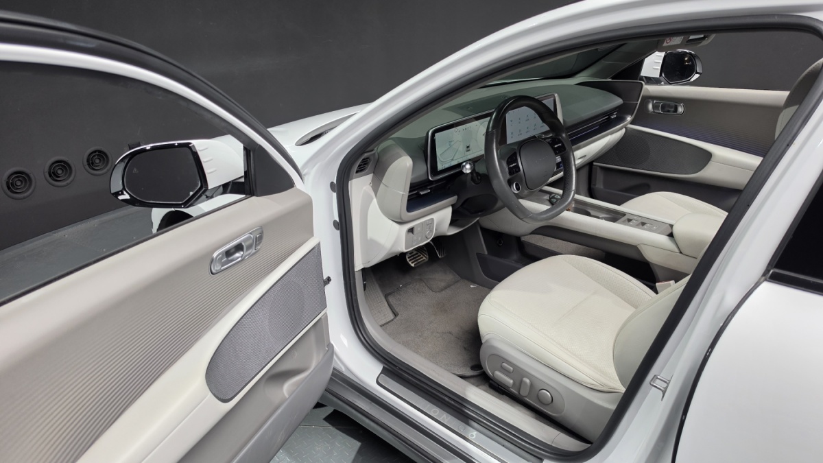 Hyundai Ioniq 6, 2023 — фото 10 из 12