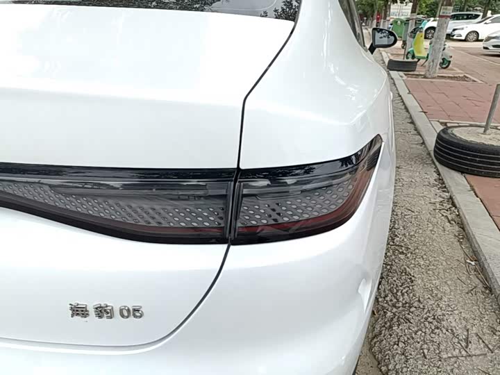 BYD Seal 05 DM-i Hybrid, 2025 — фото 8 из 9