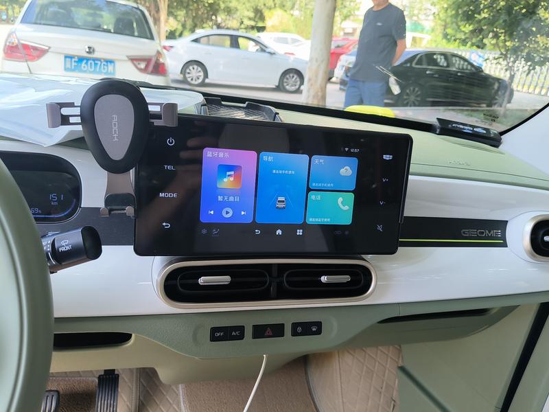 Geely Galaxy Panda Mini, 2026 — фото 8 из 12