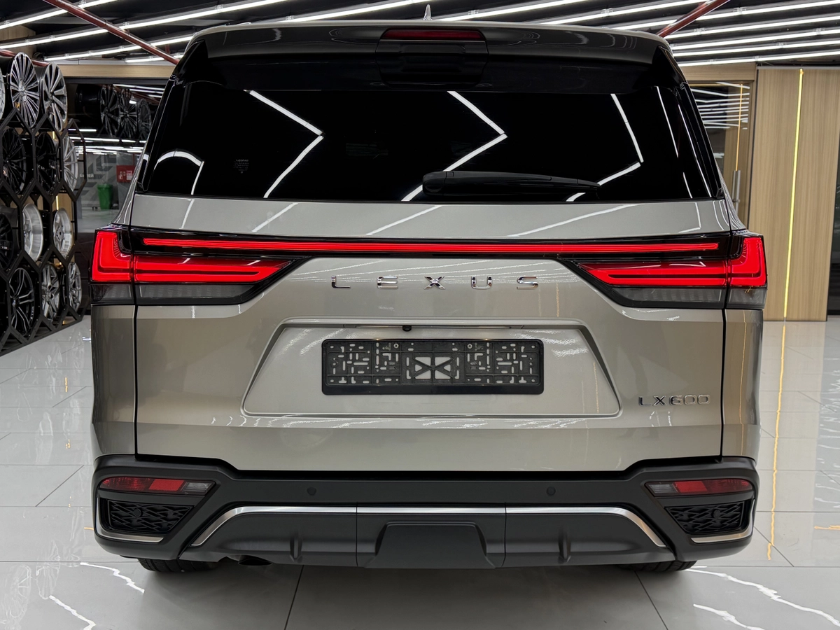 Lexus LX, 2022 — фото 5 из 12