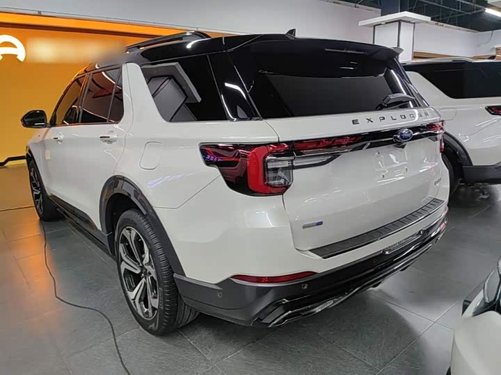 Ford Explorer, 2022 — фото 5 из 9