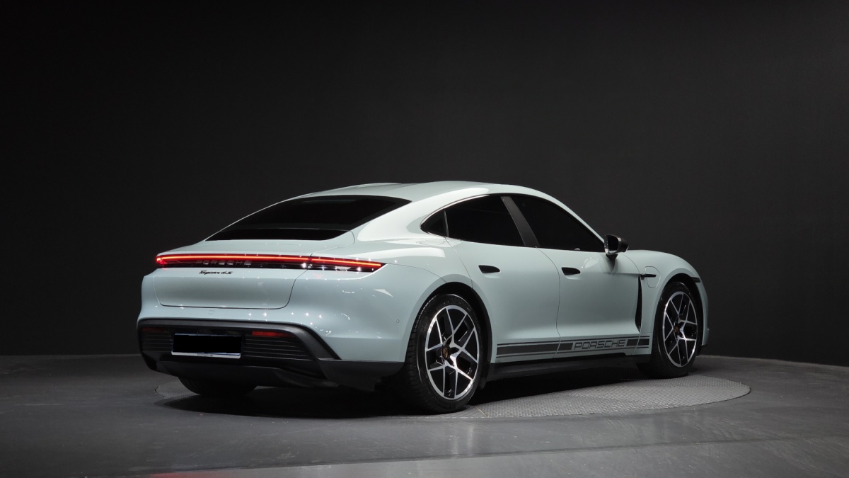 Porsche Taycan, 2024 — фото 2 из 12