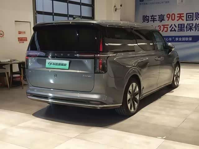 Volvo EM90, 2024 — фото 7 из 9