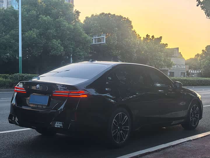 BMW 5 Series, 2025 — фото 3 из 9