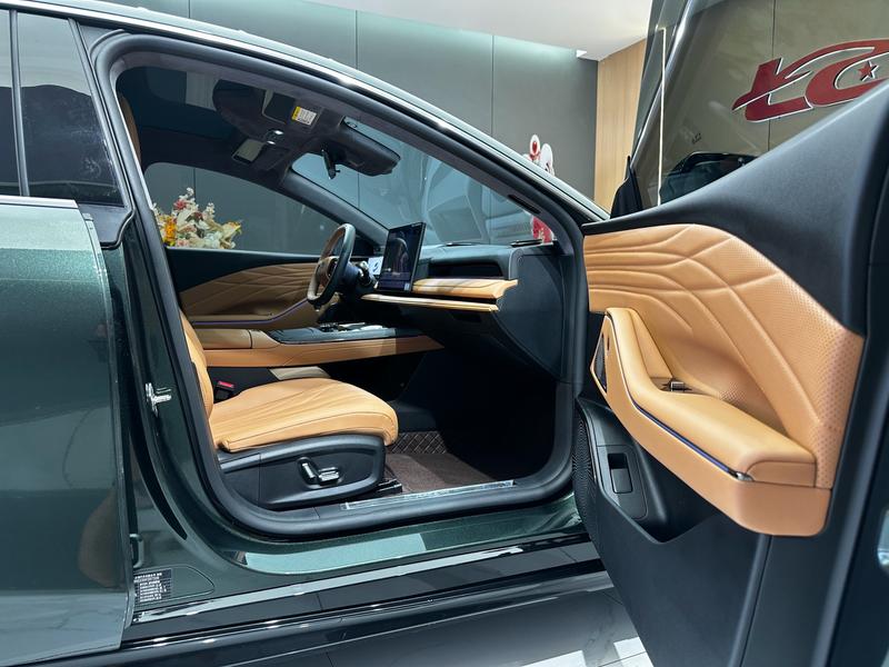 Geely Galaxy Starshine 8 EM-i, 2025 — фото 12 из 12