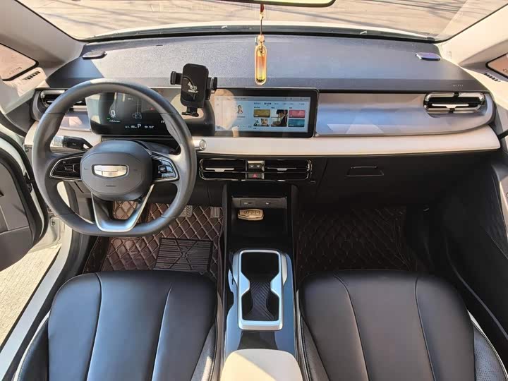 Geely Geometry E Firefly, 2023 — фото 8 из 9