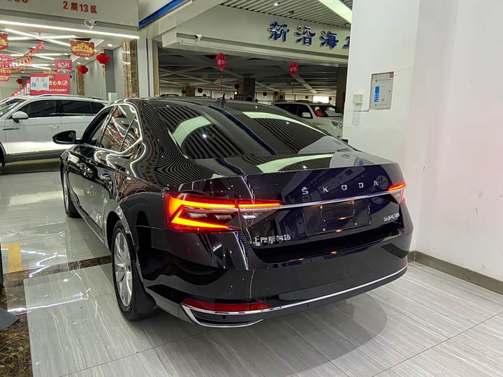 Skoda Superb, 2021 — фото 4 из 9