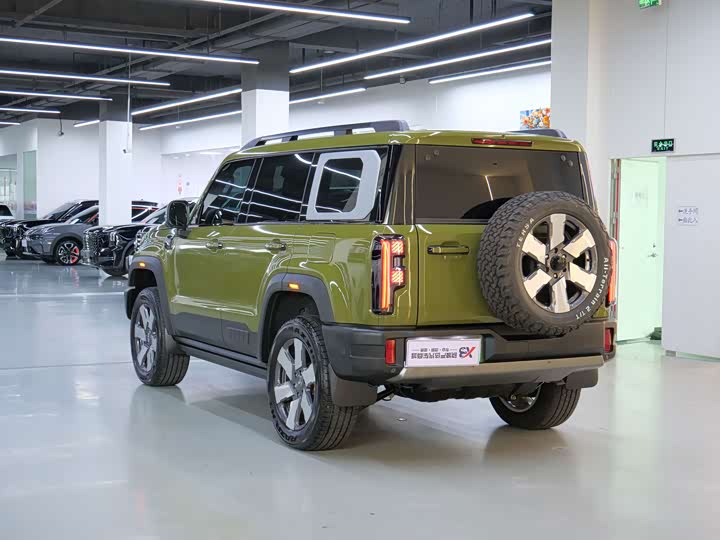 BAIC Beijing BJ40 Hybrid, 2025 — фото 6 из 9