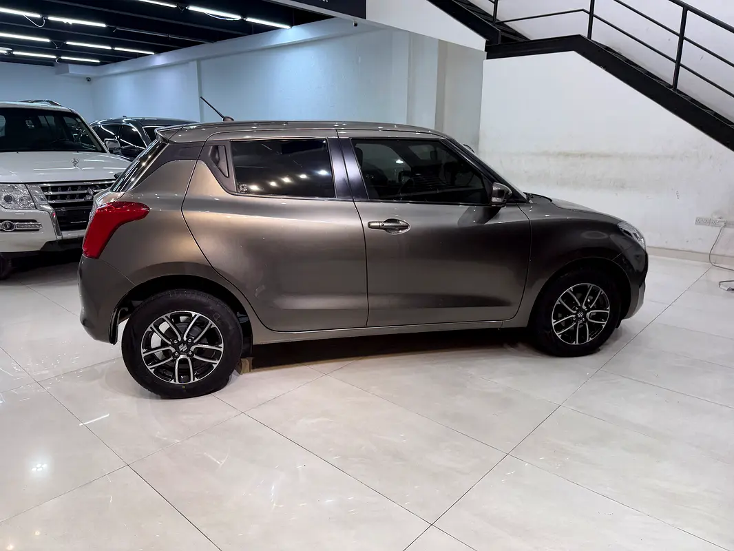 Suzuki Swift, 2023 — фото 5 из 10