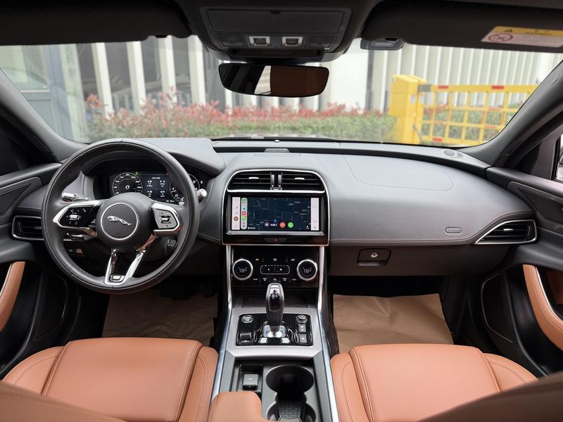 Jaguar XE L, 2022 — фото 8 из 12