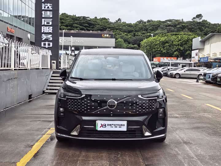 Volvo EM90, 2023 — фото 2 из 9