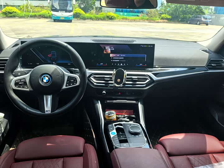 BMW i3, 2023 — фото 7 из 9