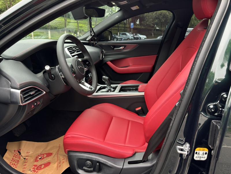 Jaguar XE L, 2022 — фото 10 из 12