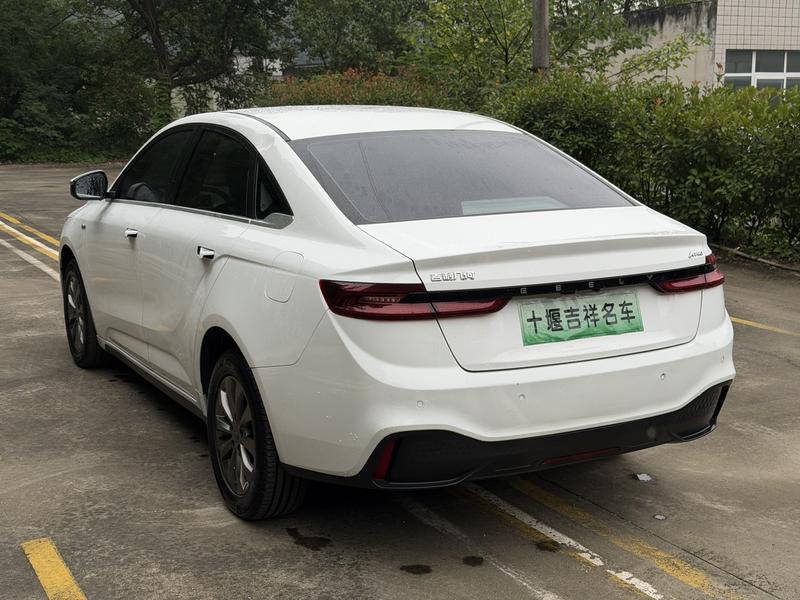 Geely Geometry A, 2023 — фото 4 из 11
