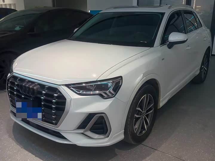 Audi Q3, 2023 — купить в Кирове под ключ