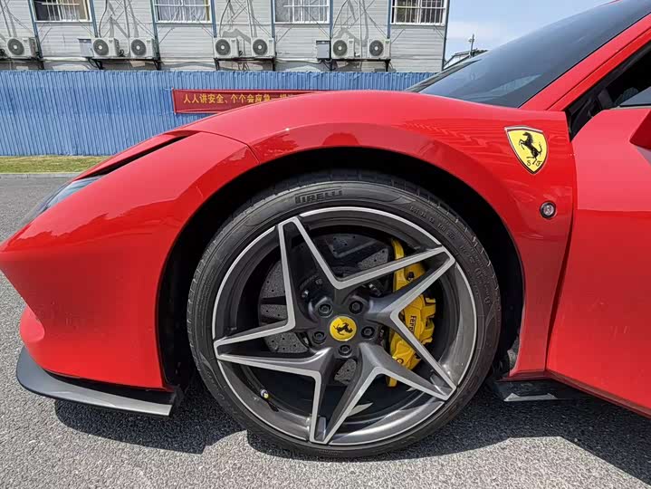 Ferrari F8, 2022 — фото 5 из 5