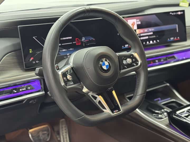BMW i7, 2024 — фото 8 из 9