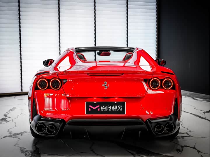 Ferrari 812, 2022 — фото 4 из 9