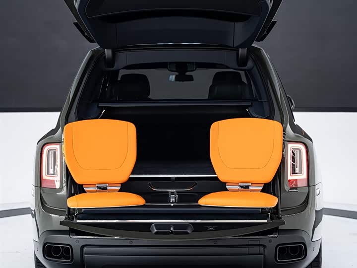 Rolls-Royce Cullinan, 2023 — фото 6 из 9