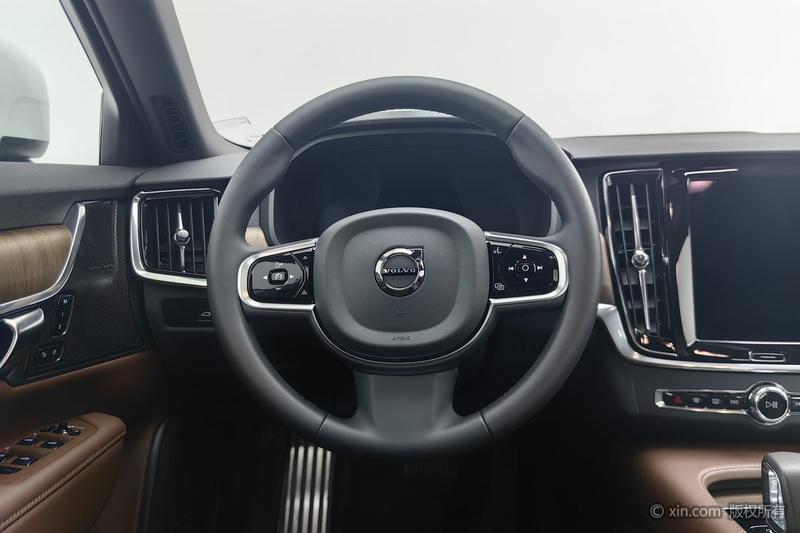 Volvo V90, 2026 — фото 9 из 12