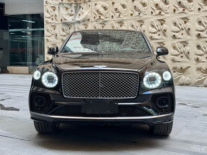 Bentley Bentayga, 2022 — фото 2 из 9