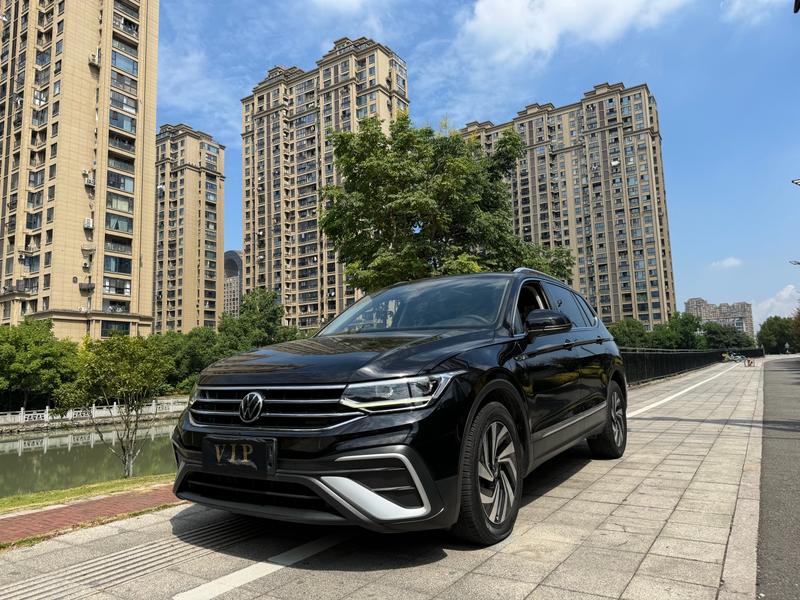 Volkswagen Tiguan L Pro, 2022 — купить в Москве под ключ
