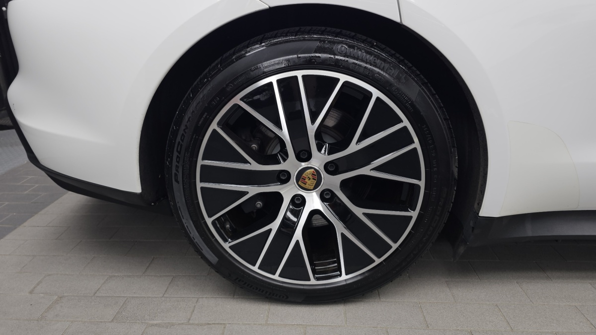 Porsche Taycan, 2023 — фото 5 из 12