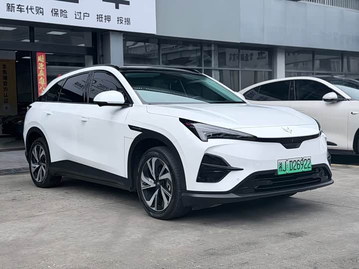 BAIC Arcfox Alpha T5, 2024 — фото 3 из 9