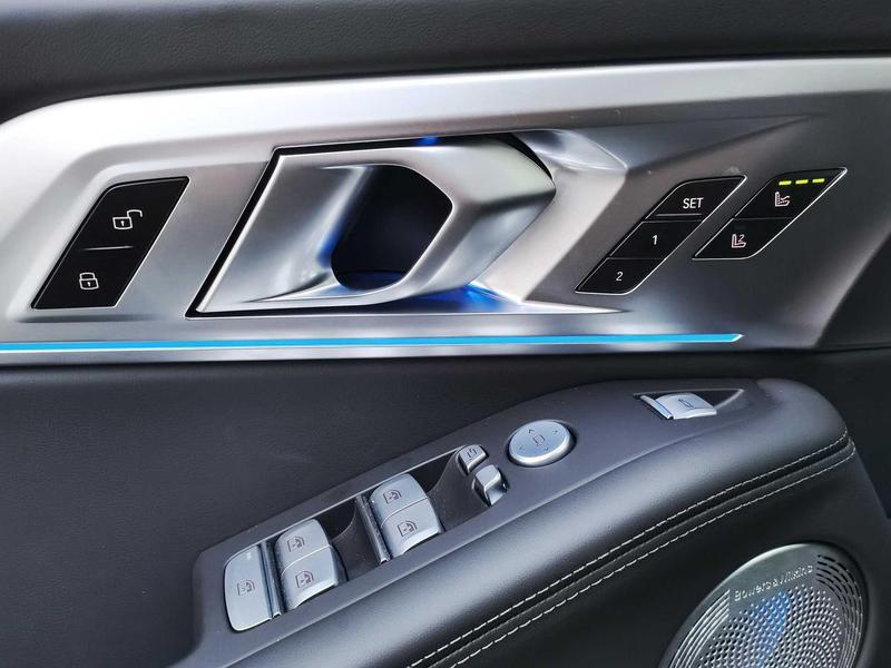 BMW XM, 2025 — фото 11 из 12