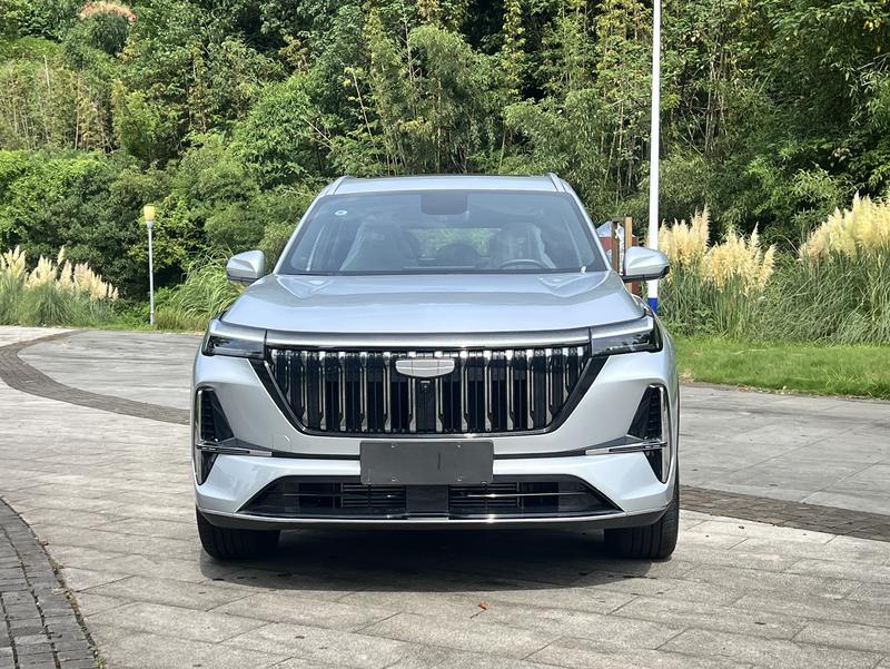 Geely Atlas L, 2025 — фото 2 из 10