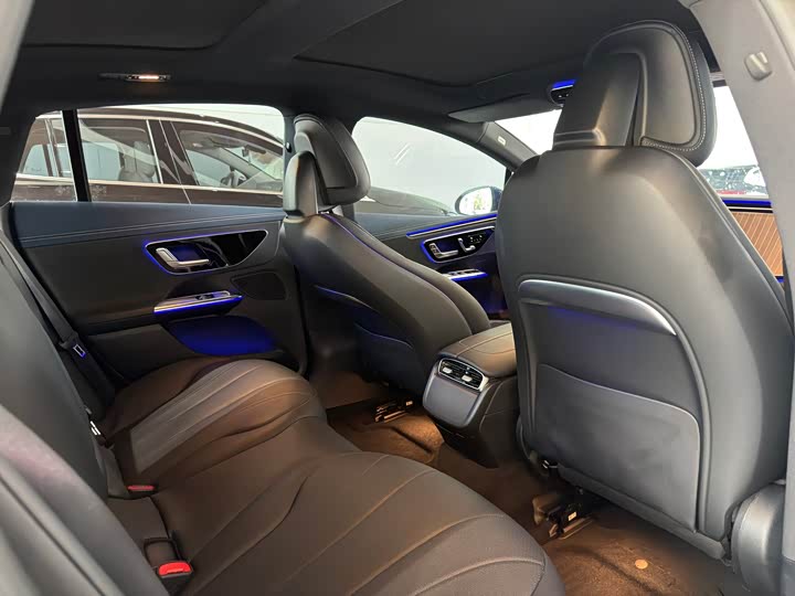 Mercedes-Benz EQE, 2023 — фото 6 из 9