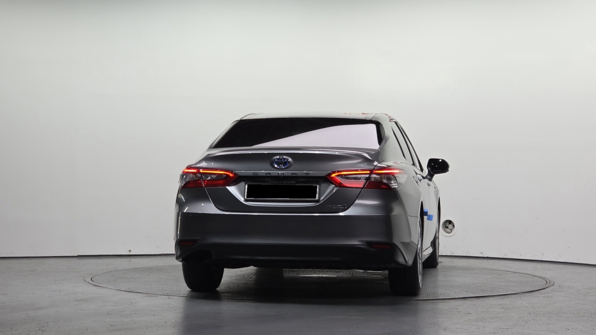 Toyota Camry, 2023 — фото 4 из 12