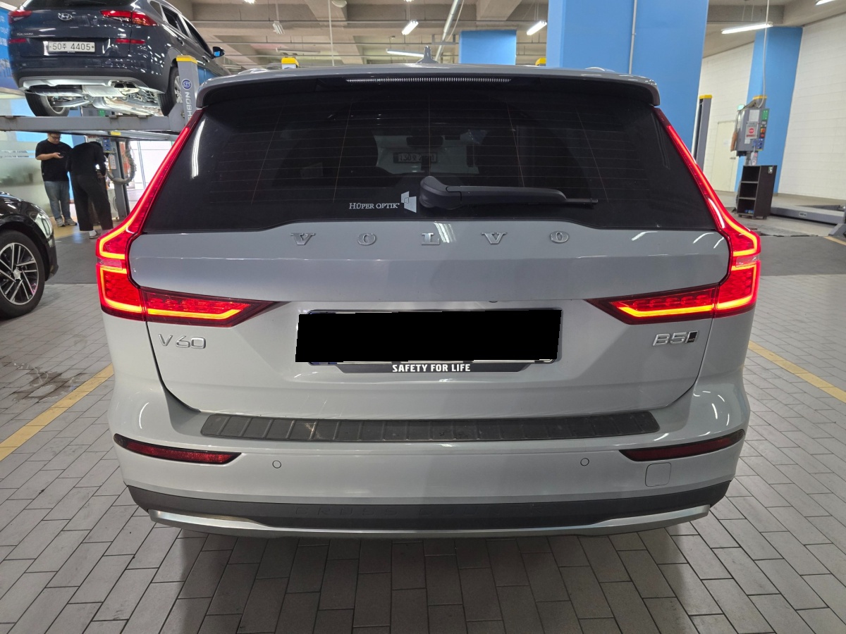 Volvo V60, 2024 — фото 3 из 7