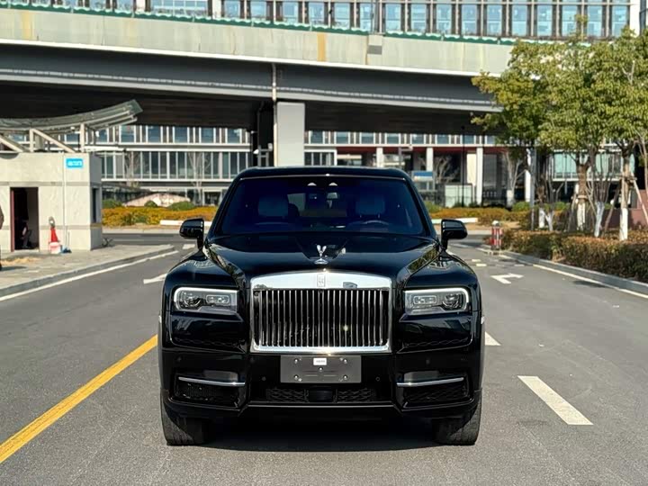 Rolls-Royce Cullinan, 2023 — фото 2 из 9