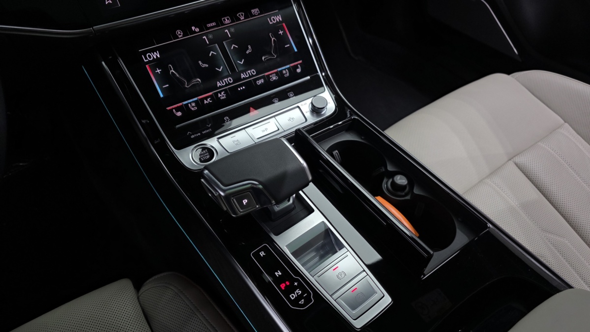 Audi A8, 2023 — фото 9 из 12