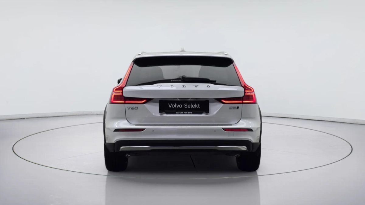 Volvo V60, 2023 — фото 5 из 12