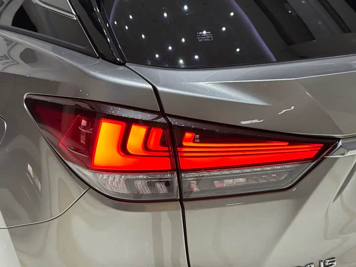 Lexus RX, 2022 — фото 9 из 12