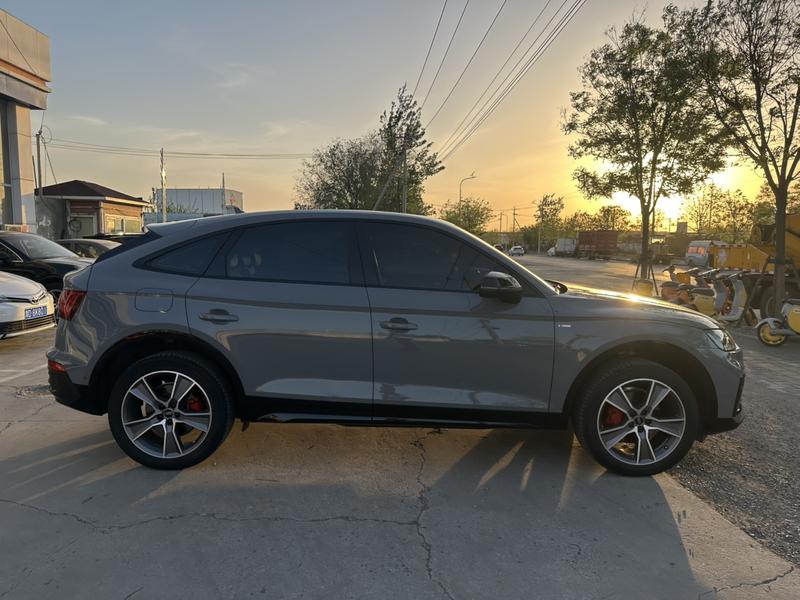 Audi Q5L Sportback, 2022 — фото 8 из 12