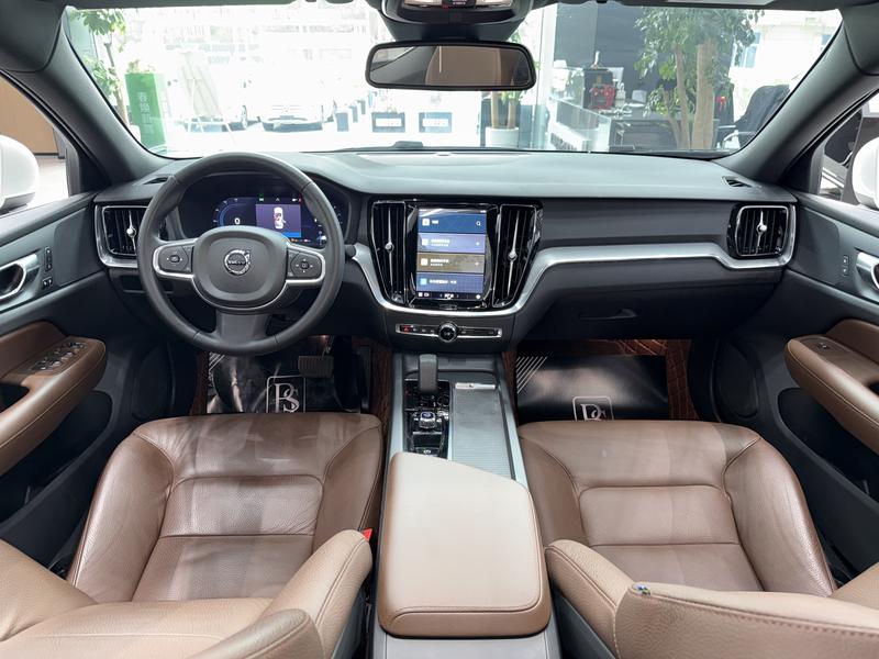 Volvo S60, 2023 — фото 6 из 10