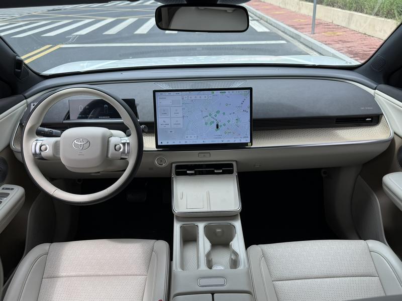 Toyota bZ3X, 2025 — фото 8 из 12