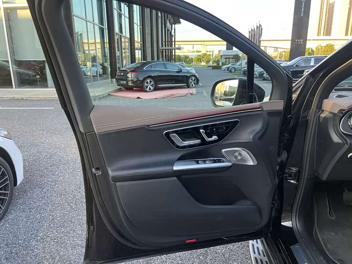 Mercedes-Benz EQE SUV, 2025 — фото 9 из 9