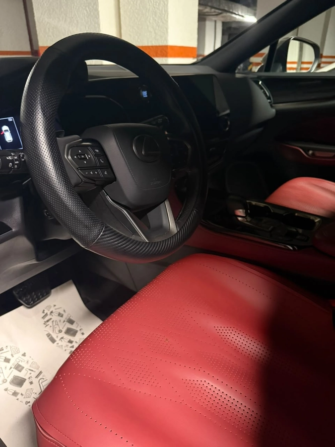 Lexus NX, 2022 — фото 7 из 7