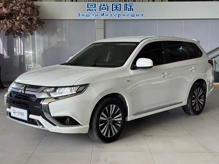 Mitsubishi Outlander, 2022 — купить в Курске под ключ